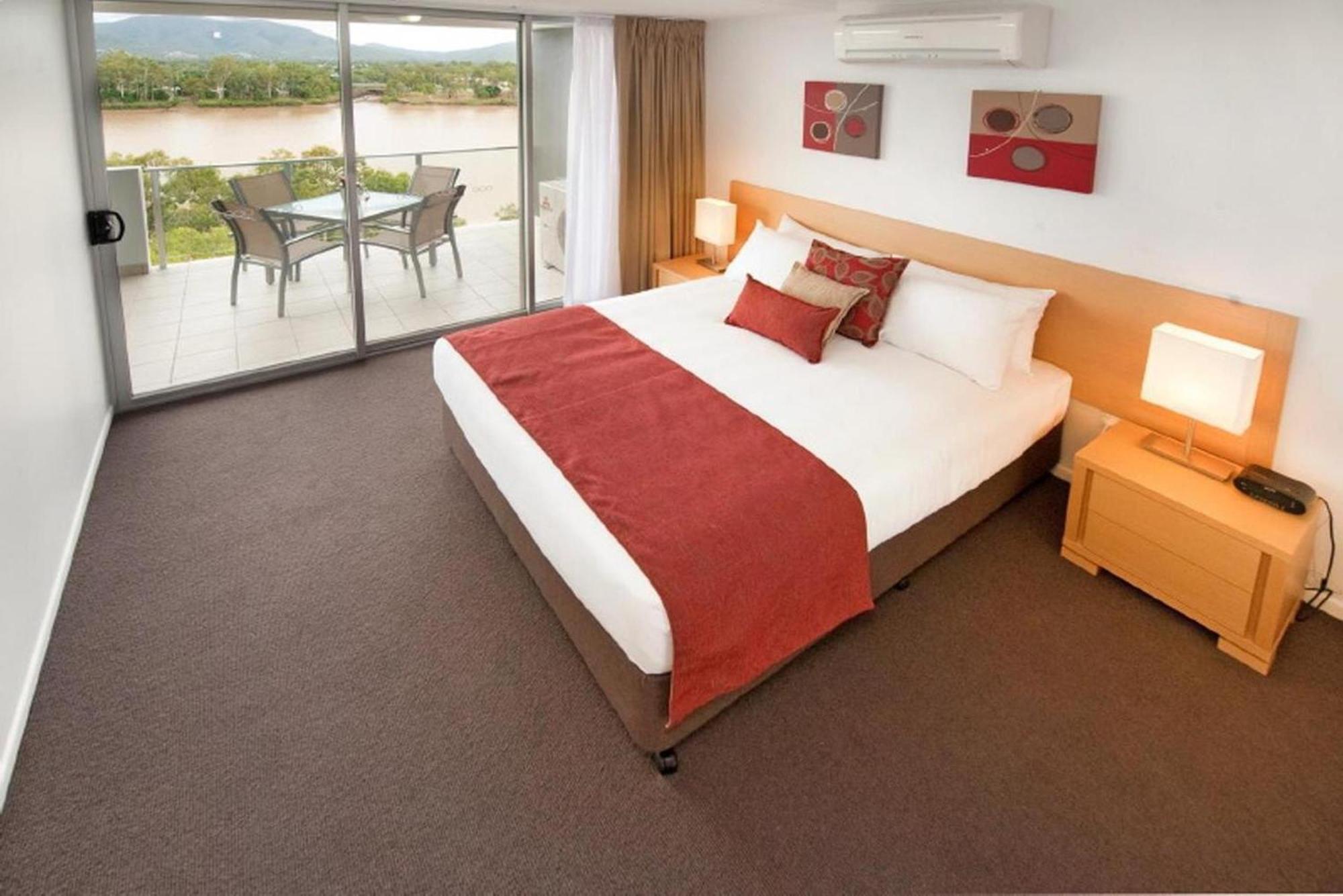 Edge Apartment Hotel Rockhampton Bagian luar foto